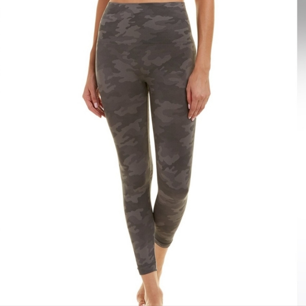 SPANX Look at Me Now Cropped Seamless Shape Leggings Sage Camo NWT